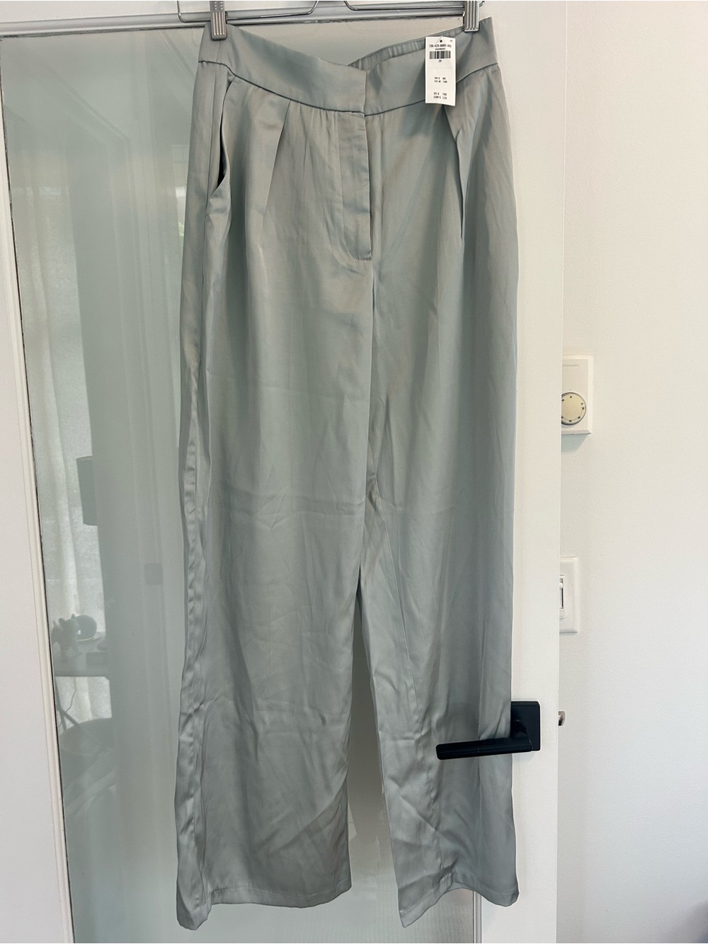 A&F Sloane Tailored Wide Leg Light Blue Silky Pant - Picture 4 of 5